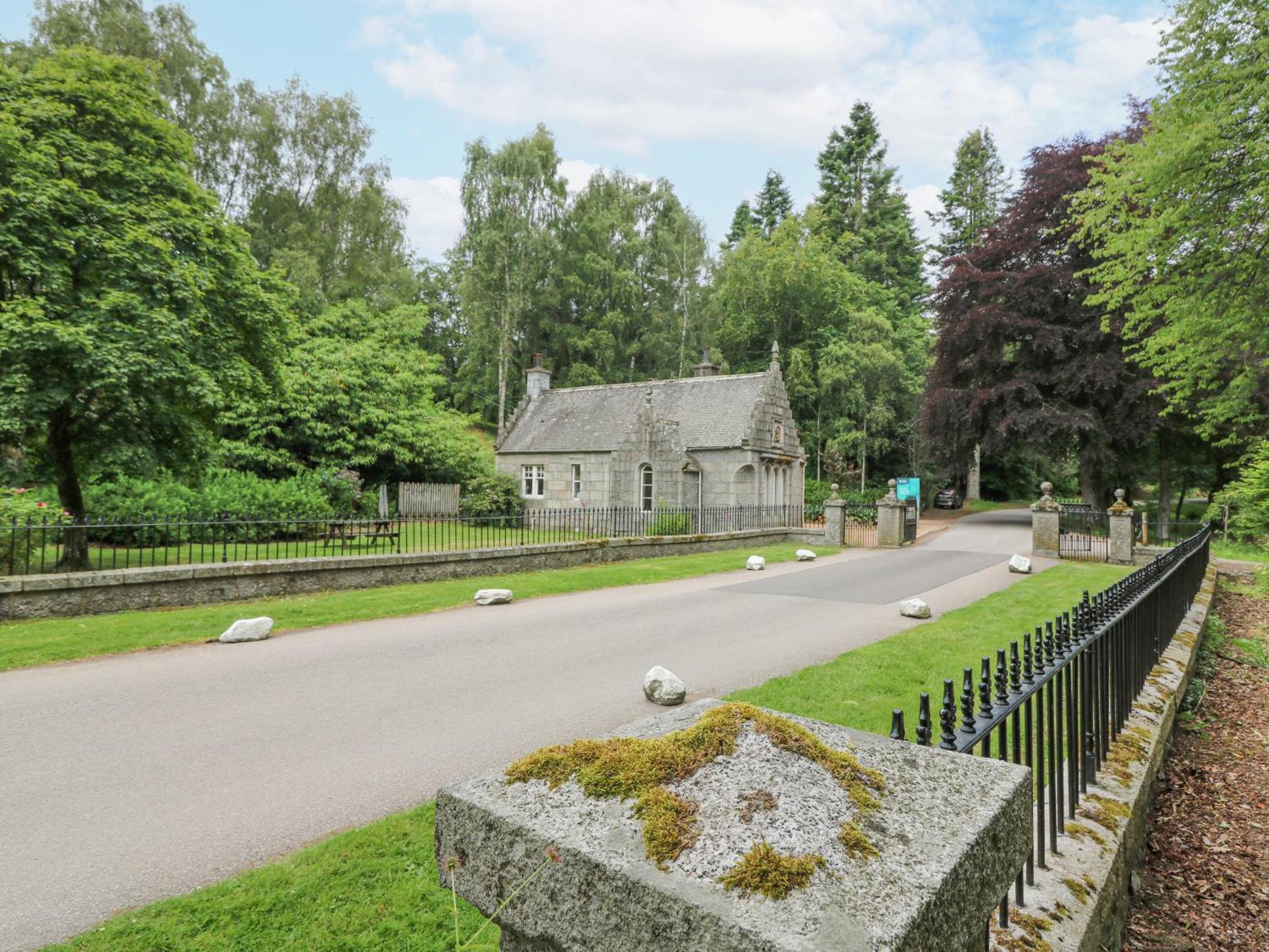 East Lodge - Crathes Castle บันเคอรี ภายนอก รูปภาพ